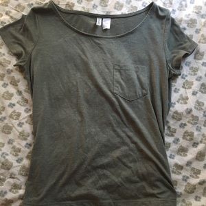 H&M Divided Basic Pocket Tee Shirt